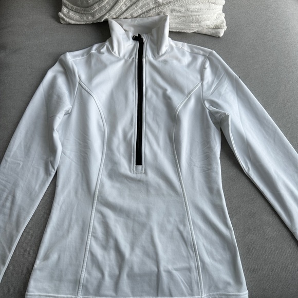 Goldbergh ski layer. Fashion, warm and comfy. - Picture 2 of 5